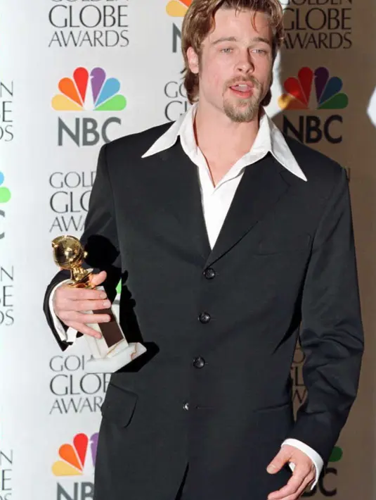 Usaha keras Pitt sedikit berbuah manis, kabarnya ia sudah bisa bertemu dengan anak-anaknya. Namun, Pitt tetap merasa tidak dihargai lantaran Jolie selalu mengawasinya saat bermain bersama keenam anak mereka. (AFP/Bintang.com)