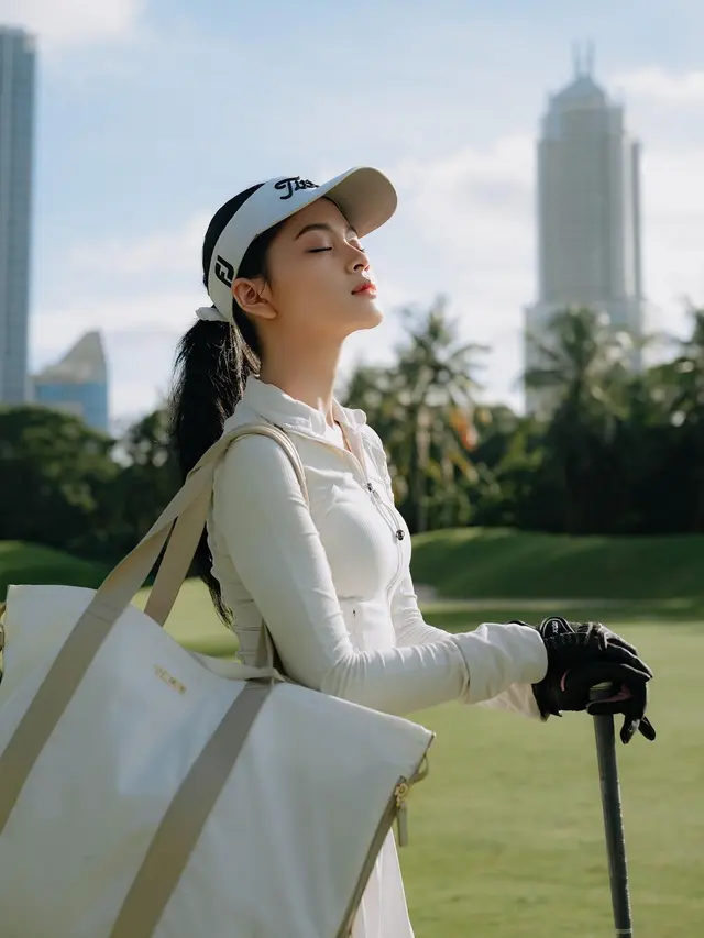 7 Potret Yoriko Angeline Geluti Hobi Main Golf Ini Selalu Tampil Menawan