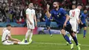 Bek Timnas Italia, Leonardo Bonucci, melakukan selebrasi usai mencetak gol ke gawang Inggris pada laga final Euro 2020 di Stadion Wembley, London, Senin (12/07/2021). (Foto: AP/Paul ELlis,Pool)