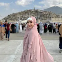Intip gaya Febby Rastanty saat Umroh (@febbyrastanty)