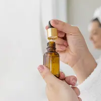 Tips sederhana untuk membuat parfum dari essential oil di rumah. (foto: jcomp/freepik)