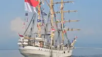 KRI Dewaruci Tinggalkan Lampung, Lanjutkan Pelayaran Jalur Rempah Menuju Jakarta