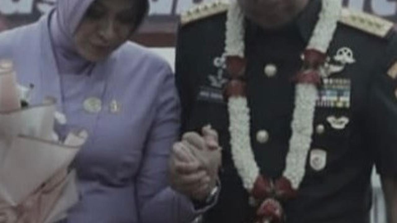Selalu Mendampingi Suami, Ini Sosok Evi Sophia Istri Panglima TNI Agus Subiyanto yang Curi Perhatian