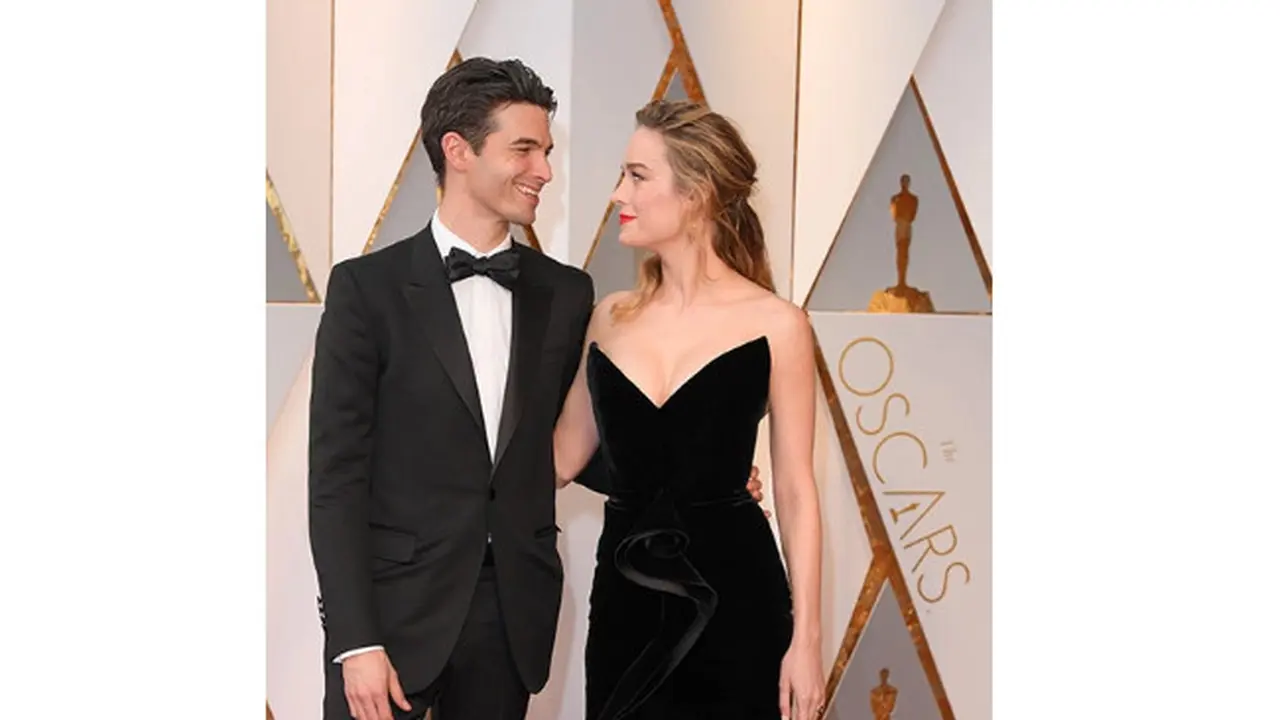 Sejumlah selebritas pun tampil serasi dengan pasangannya di Piala Oscar 2017.