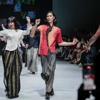 Hari ketiga Plaza Indonesia Fashion Week (PIFW) 2025 dibuka dengan penuh energi oleh BINhouse.  [Dok/PIFW].
