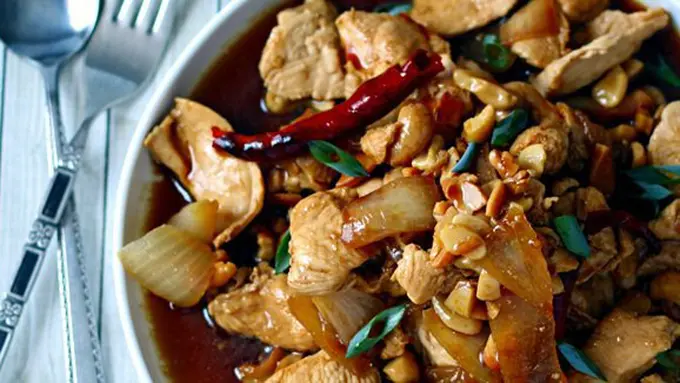 Resep semur ayam/copyright The Wanderlust Kitchen