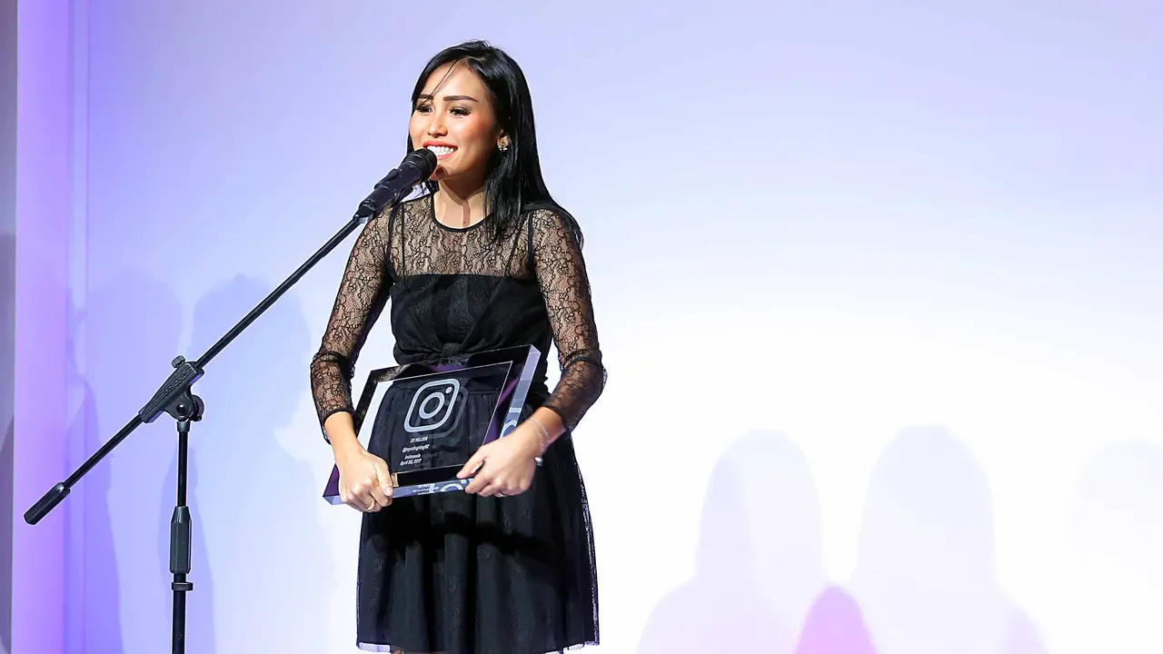 [Bintang] Ayu Ting Ting