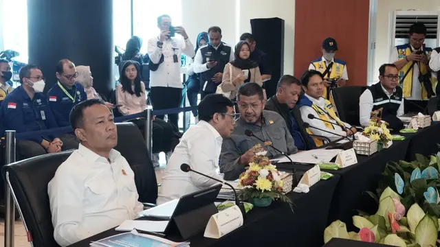 Direktur Jenderal Perhubungan Darat Kemenhub, Aan Suhanan rapat membahas strategi Mudik Lebaran 2026. (Dok Kemenhub)
