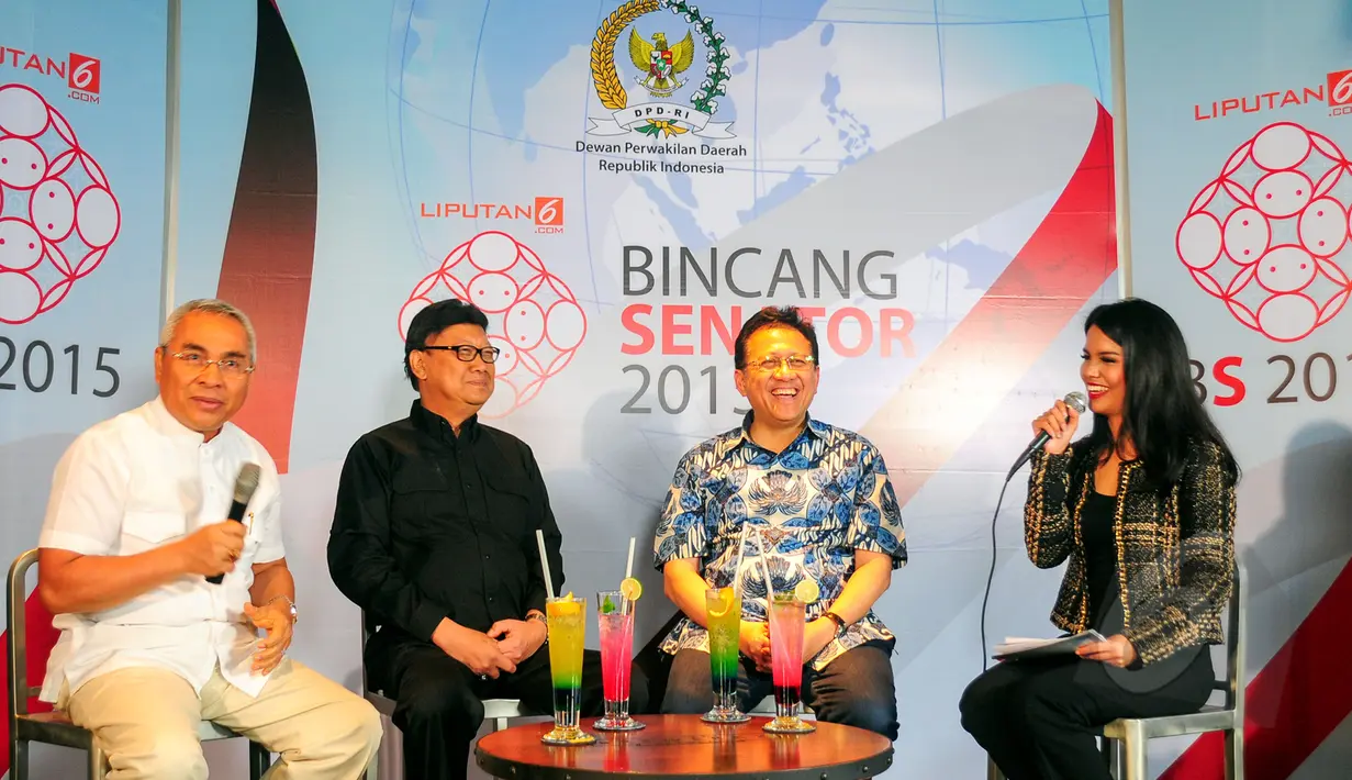 Bupati Kutai Timur Isran Noor (kiri) ikut hadir dalam acara diskusi Bincang Senator 2015 bersama Liputan6.com di Senayan City, Jakarta Pusat, Minggu (8/3/2015).(Liputan6.com/Yoppy Renato)