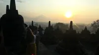 PT Taman Wisata Candi Borobudur, Prambanan, dan Ratu Boko menaikkan harga tiket masuk terhitung 1 Mei 2017. (Liputan6.com/Switzy Sabandar)
