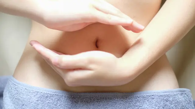 Atasi Nyeri Saat Menstruasi Biar Nggak Mengganggu Aktivitas Sehari-hari, Yuk Terapkan 12 Cara Ini!