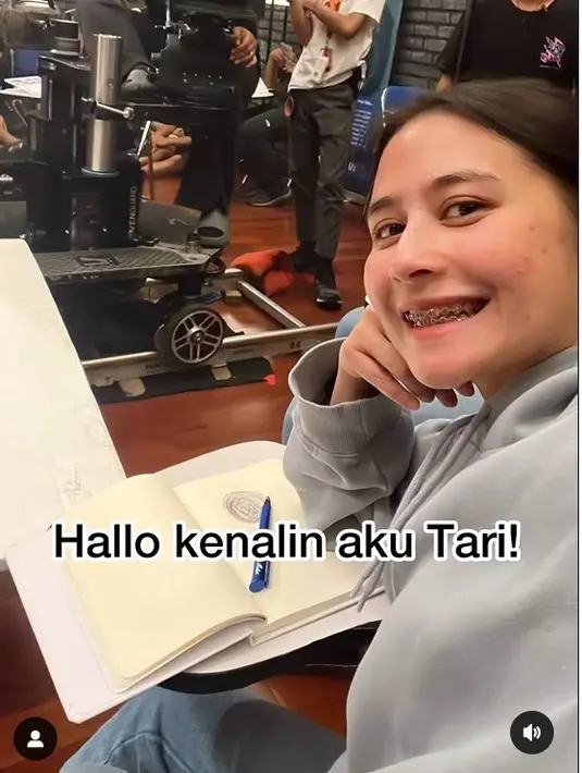 Prilly Latuconsina tunjukkan dirinya pakai behel. [Foto: Instagram/prillylatuconsina96]