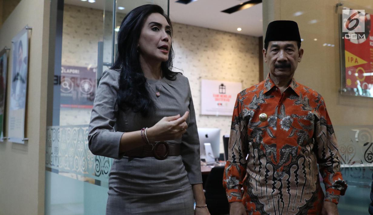 FOTO: Temui Menpan RB, Bupati Solok Selatan Serahkan ...
