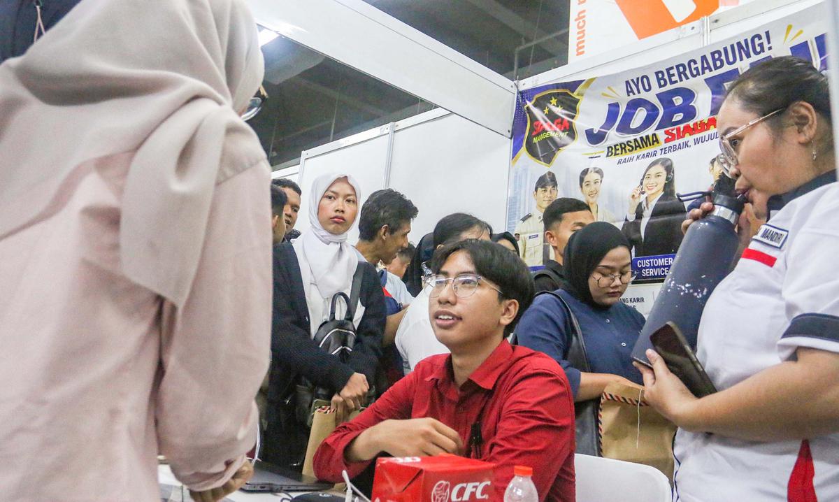 Pencari Kerja Padati Job Fair Depok 2026