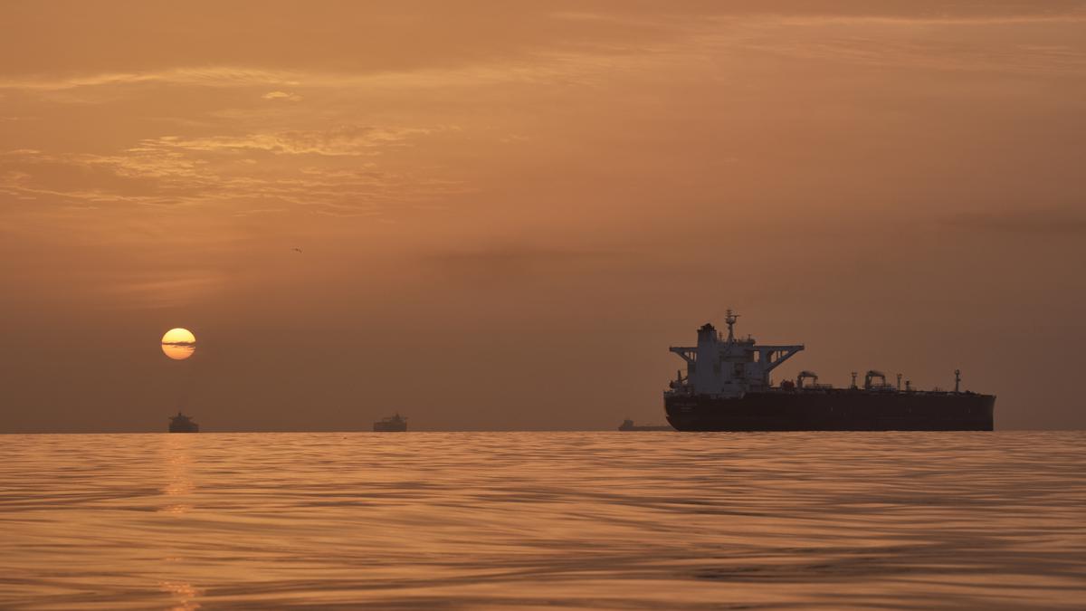 Iran Klaim Kembali Menutup Selat Hormuz