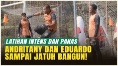 Betapa kerasnya latihan kiper Persija Jakarta, Carlos Eduardo hingga Andritany, di bawah panas menyengat menjelang laga tandang penting lawan Borneo FC. Mereka jatuh bangun demi mengasah refleks, duel udara, dan daya tahan fisik.