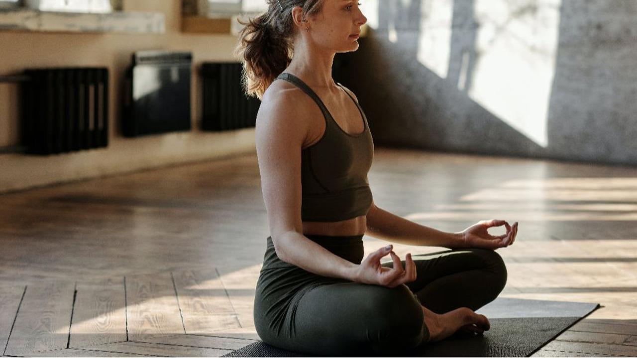 Kamu Wajib Tahu! Ini 5 Manfaat Melakukan Yoga, Salah Satunya Bisa Meningkatkan Mood