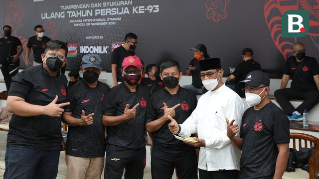 Tumpengan dan syukuran HUT ke-93 Persija Jakarta di Jakarta International Stadium (JIS), Tanjung Priok, Jakarta.