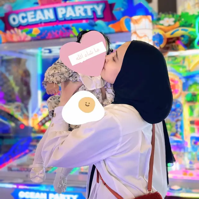 Diduga Adopsi Anak Perempuan, Ini 6 Potret Zaskia Sungkar dan Irwansyah Bareng Humaira