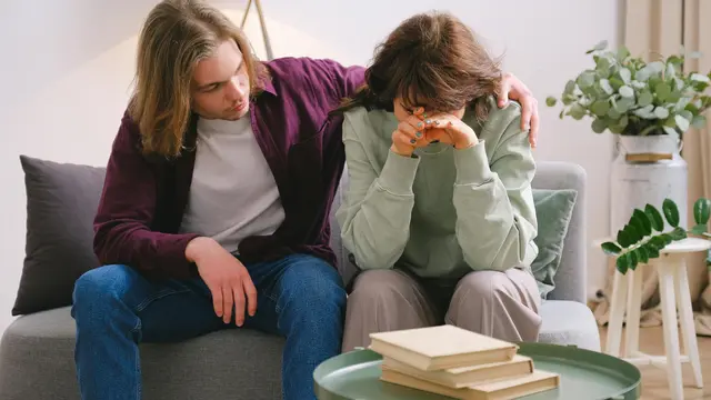 beberapa cara mengatasi relationship anxiety