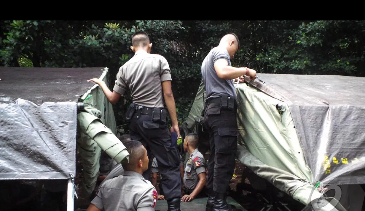 Jelang putusan MK terkait pilpres, para Brimob ini membuat markas di kawasan Gelora Bung Karno, Jakarta, Rabu (20/08/2014) (Liputan6.com/Faizal Fanani)