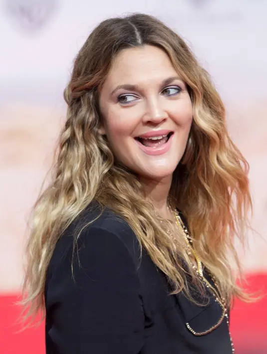 "Aku tidak tahu! Dia (Christian Bale) sangat manis tapi aku bukan seorang penggila pria kala itu," kata Drew ketika menjadi bintang tamu acara `Watch Happens Live` seperti dilaporkan Mirror, Rabu (18/11/2015). (Bintang/EPA)