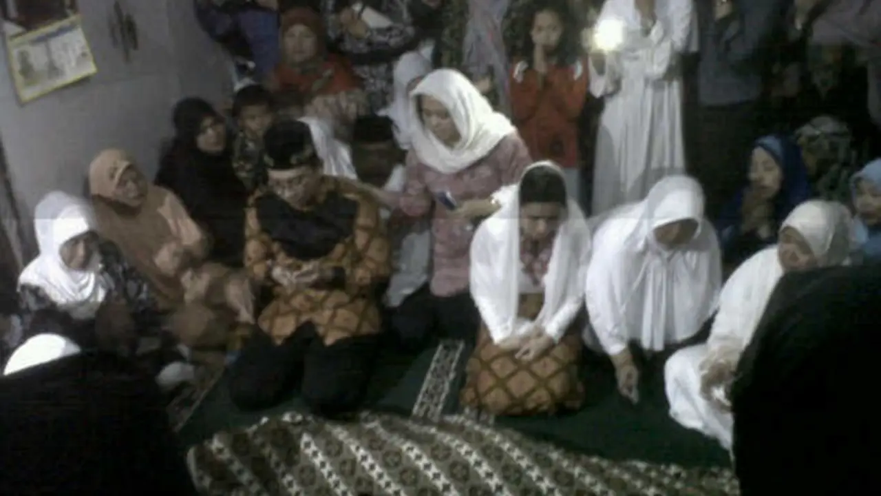 Mengharukan, Putra Sulung Nikah di Depan Jasad Sultan Muda Banten