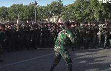 VIDEO: Tentara Prancis Kegirangan Tari Pacu Jalur Bareng TNI Jelang Bastille Day, Temannya Kompak Merekam