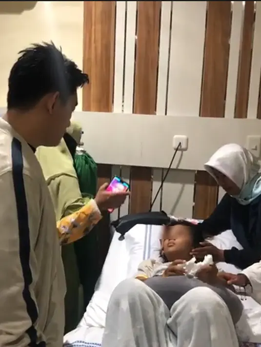 Ivan Seventeen jenguk Audrey