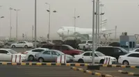 Bandara Amir Muhammad bin Abdulaziz (Amma) Madinah diguyur hujan berkapasitas sedang. (Liputan6.com/Wawan Isab)
