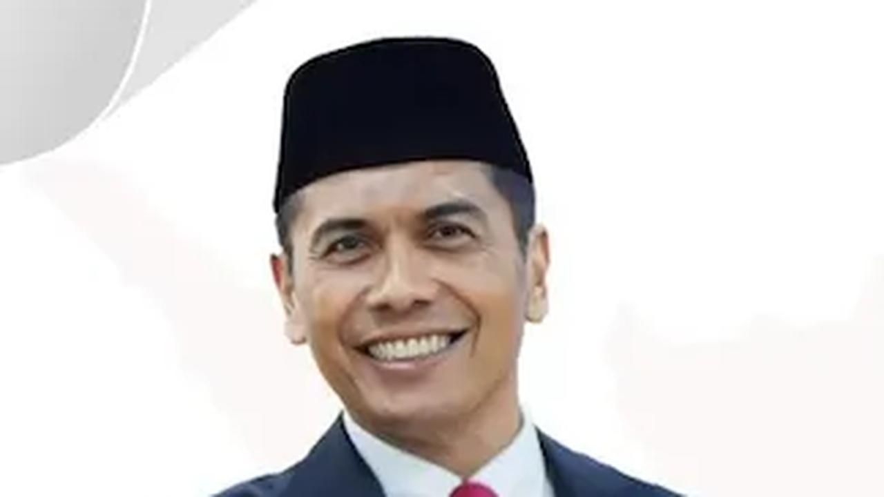 Cantiknya Istri Jenderal Rudy 'Gajah' Bergaun Warna Fuchsia, Penampilannya Bikin Salfok