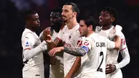 AC Milan berhasil menang 4-2 atas tuan rumah Bologna dalam laga pekan ke-9 Liga Italia 2021/2022, Sabtu (23/10/2021). Banyak drama terjadi, diantaranya dua kartu merah dan gol bunuh diri Ibra. Dengan koleksi 25 poin, Rossoneri sementara memimpin di puncak klasemen. (AFP/Marco Bertorello)