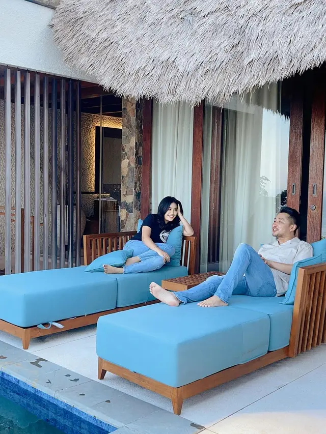 7 Potret Oline Mendeng Pamer Kemesraan dengan Kekasih Ini Tuai Banyak Dukungan
