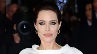 Seminggu Kena Cacar Air, Bagaimana Wajah Angelina Jolie?
