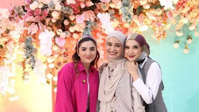 5 Gaya Serba Pink Seleb Hadir di 7 Bulanan Kehamilan Lesti Kejora, Ria Ricis, Ashanty, hingga Azizah Salsha