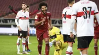 Pada menit ke-74 Serge Gnabry mengubah skor menjadi 5-0 sekaligus mencetak hattrick ke gawang VFB Stuttgart. (AFP/Thomas Kienzle)