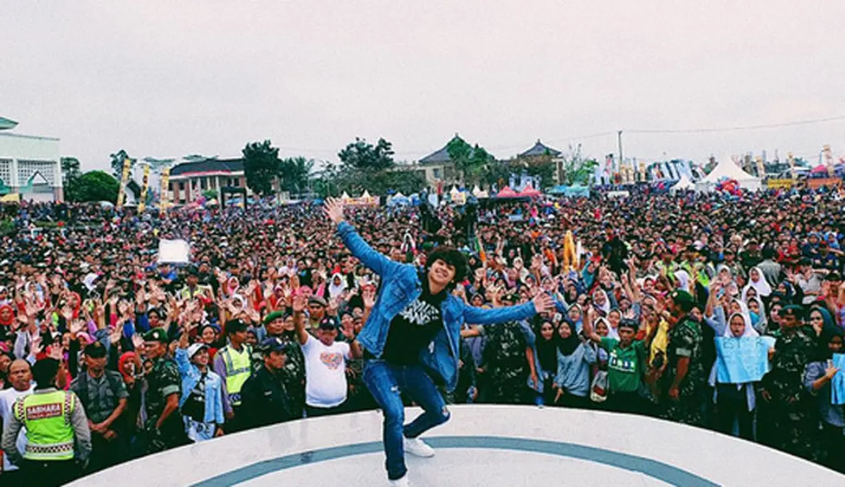 “Kalau  Babas ke Amerika ga ada pendapatan, mau vakum dulu setahun supaya mama papa punya bisnis,” kata Babas. (Instagram/bastiansteel)