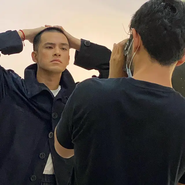 Tetap Tampil Keren, Ini 6 Gaya Morgan Oey saat Plontos Ini Curi Perhatian