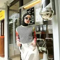 Macam-macam aksesori untuk hijab ini bisa kamu tiru. (Instagram/tantrinamirah).