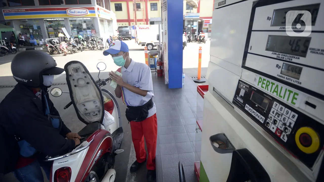 FOTO: Harga Pertalite Turun Setara Premium Jadi Rp 6.450 per Liter