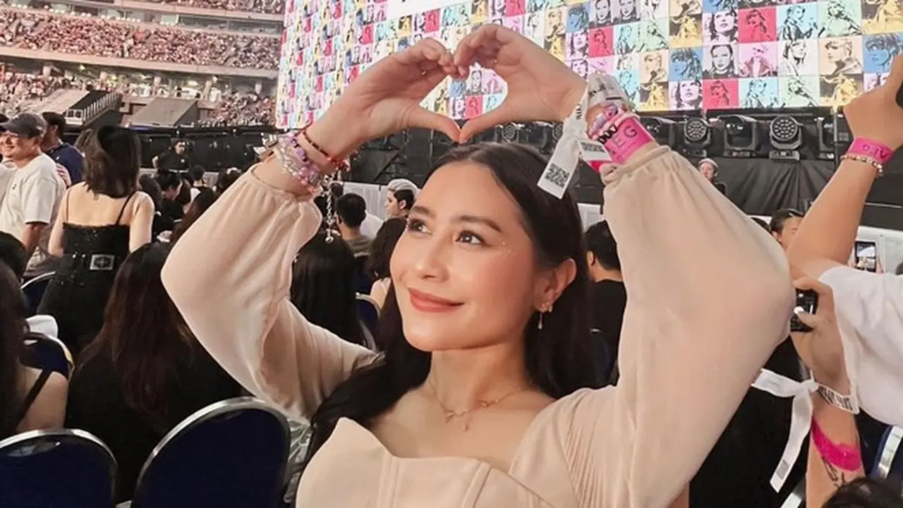 7 Potret Prilly Latuconsina saat Nonton Konser Taylor Swift, Sampai Nangis