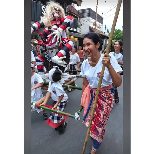 Potret 6 Artis Rayakan Nyepi 2024, Mahalini Raharja Ditemani Rizky Febian