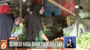 Lonjakan harga juga terjadi pada bahan pokok lainnya, seperti telur ayam negeri dan ayam potong.