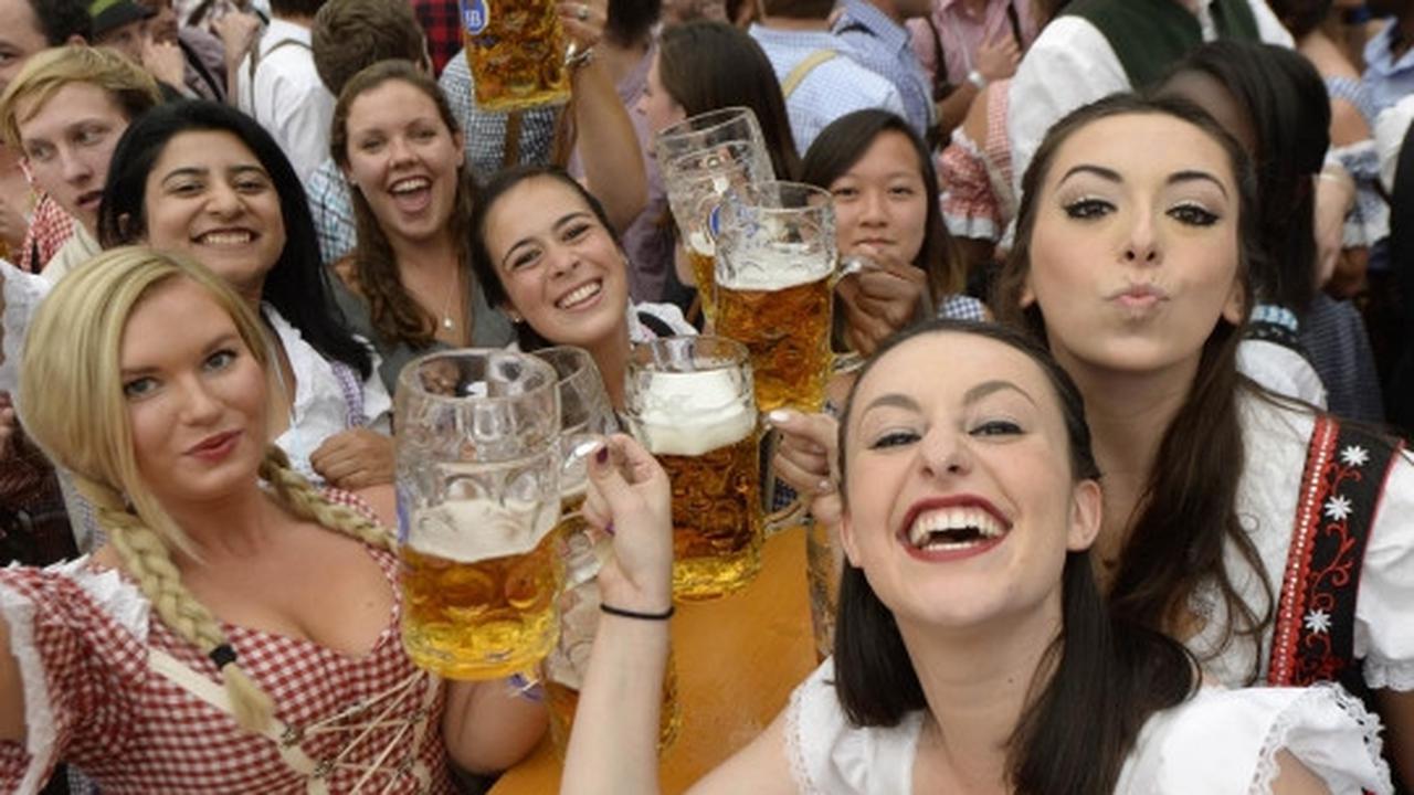 Intip gadis-gadis seksi Munich meriahkan pembukaan Oktoberfest