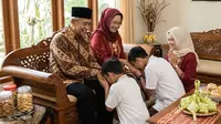 10 Ide Gaya Foto Keluarga Lebaran 2026, Dijamin Bikin Feed Auto Cantik