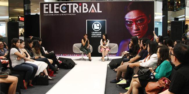 Salah satu rangkaian acara; talk show oleh para pakar yang ahli di bidangnya