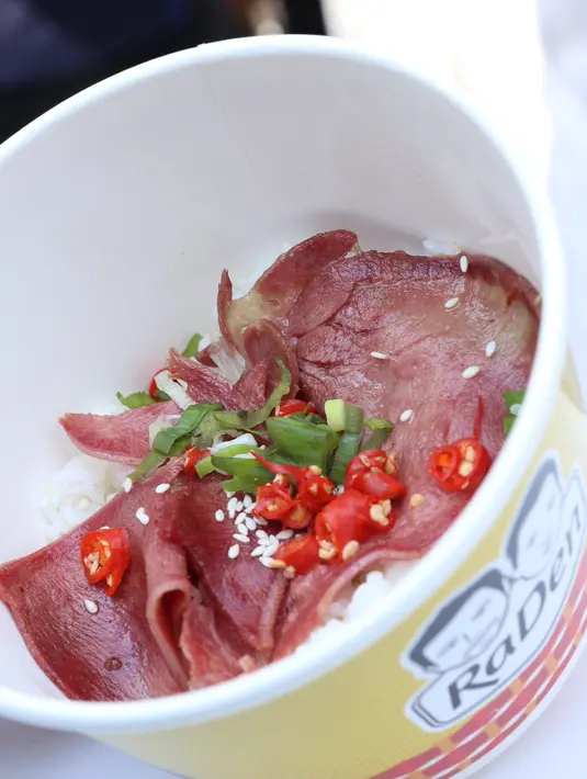 Raffi baru saja melaunching brand makanan 'Raden Food', ia mengaku sangat memikirkan kualitas, tak hanya jual nama besarnya saja. (Galih W. Satria/Bintang.com)