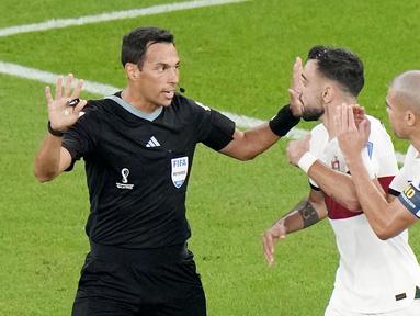 Timnas Portugal harus menelan pil pahit usai tersingkir dari Piala Dunia 2022. Portugal kalah 0-1 dari Maroko di Al Thumama Stadium, Doha, Qatar, Sabtu (10/12/2022). (AP/Luca Bruno)
