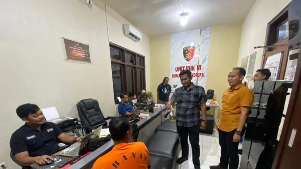 Kronologi Pria 57 Tahun Bacok Kepala Sekolah Pakai Celurit hingga Kritis.