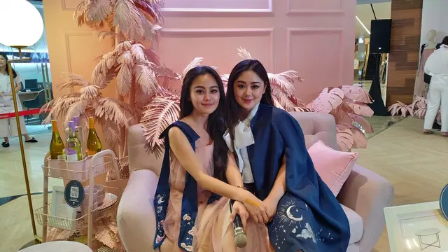 Instalasi seni produk fashion